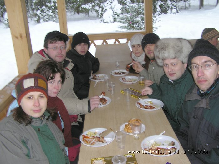 Для перехода к следующей фотографии 
кликнуть мышкой