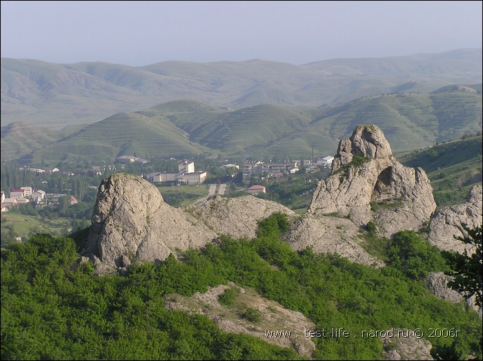 для перехода к следующей фотографии 
кликнуть мышкой