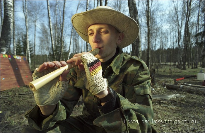 для перехода к следующей фотографии 
кликнуть мышкой