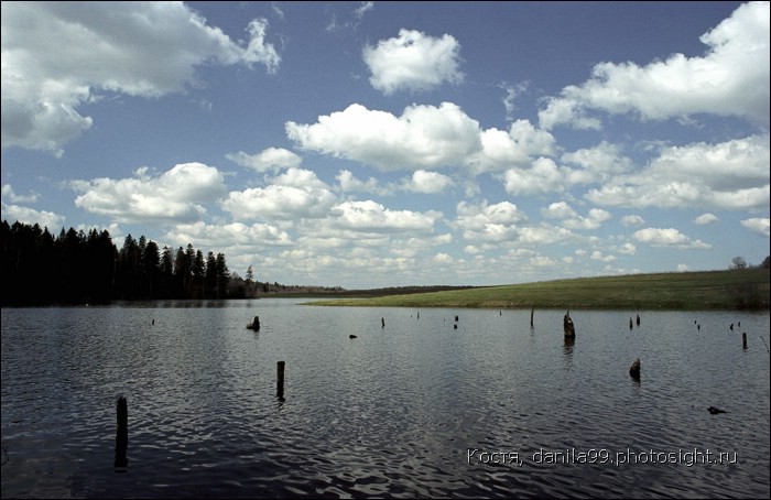 для перехода к следующей фотографии 
кликнуть мышкой