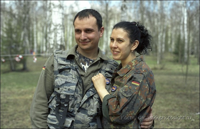 для перехода к следующей фотографии 
кликнуть мышкой