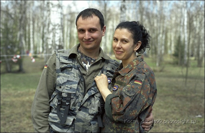 для перехода к следующей фотографии 
кликнуть мышкой