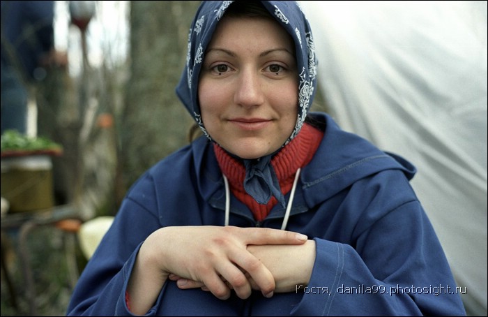 для перехода к следующей фотографии 
кликнуть мышкой