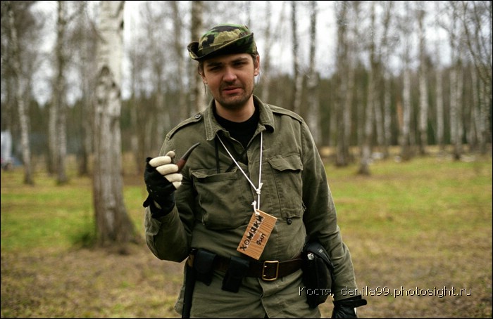 для перехода к следующей фотографии 
кликнуть мышкой