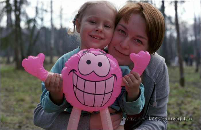 для перехода к следующей фотографии 
кликнуть мышкой