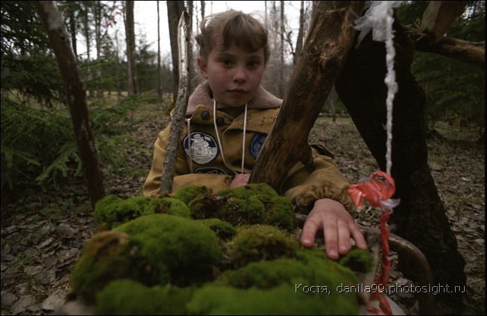 для перехода к следующей фотографии 
кликнуть мышкой