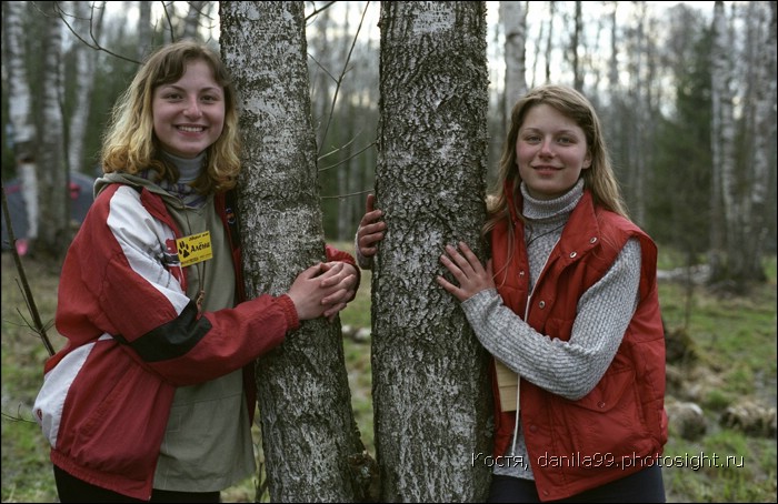 для перехода к следующей фотографии 
кликнуть мышкой