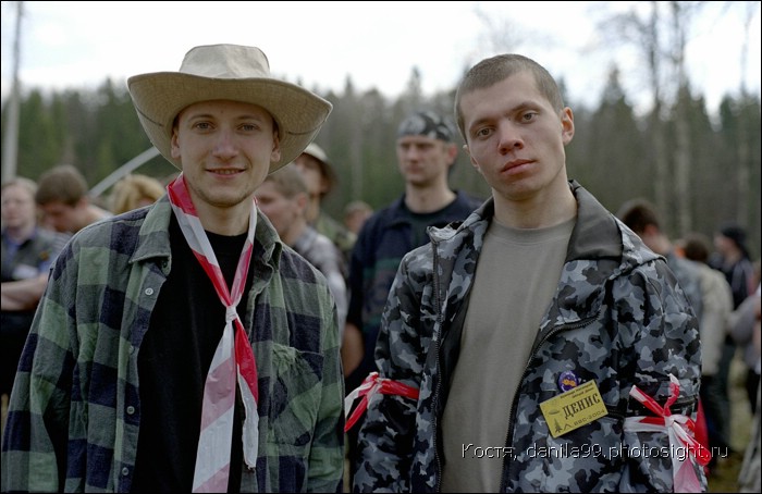 для перехода к следующей фотографии 
кликнуть мышкой