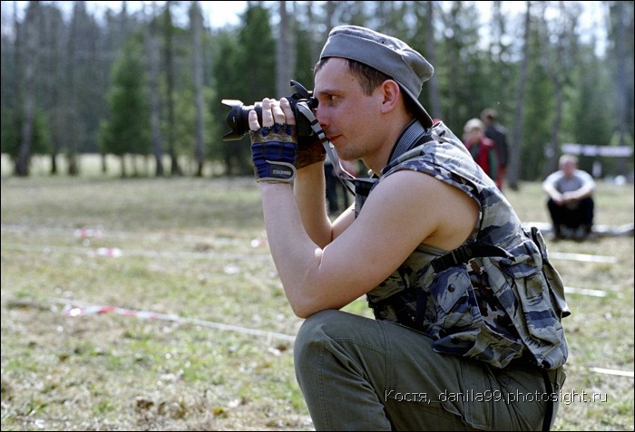 для перехода к следующей фотографии 
кликнуть мышкой