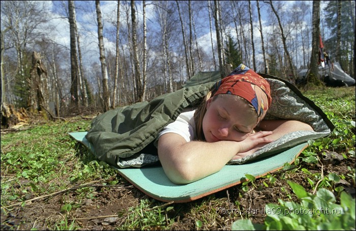 для перехода к следующей фотографии 
кликнуть мышкой